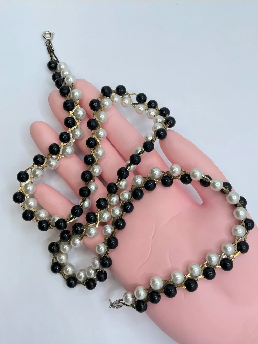 Vintage Korea Faux Pearl Black White Beaded Gold Tone Chain Necklace Elegant
